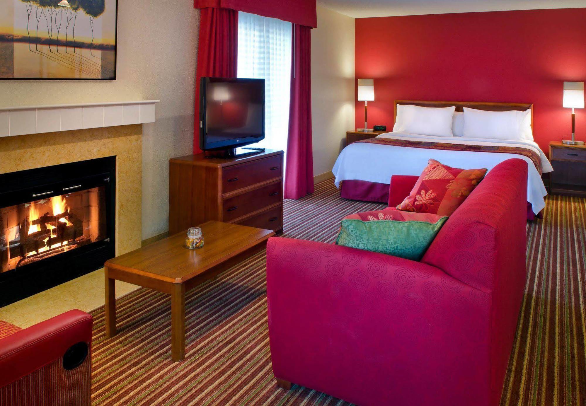 Residence Inn Boston North Shore/Данверс Экстерьер фото